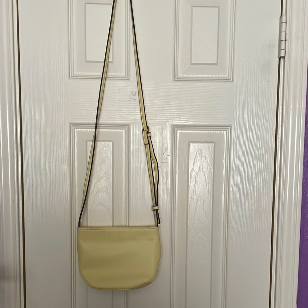 Chic Yellow Crossbody Bag